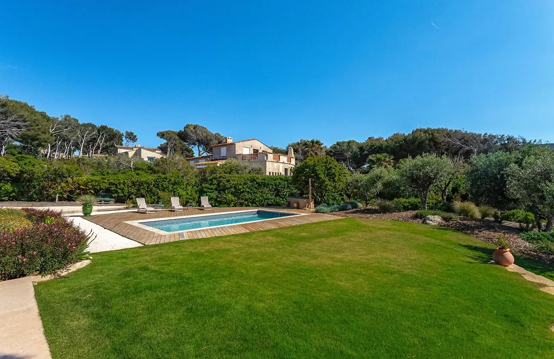 Villa de charme domaine privé Port d'Alon-1